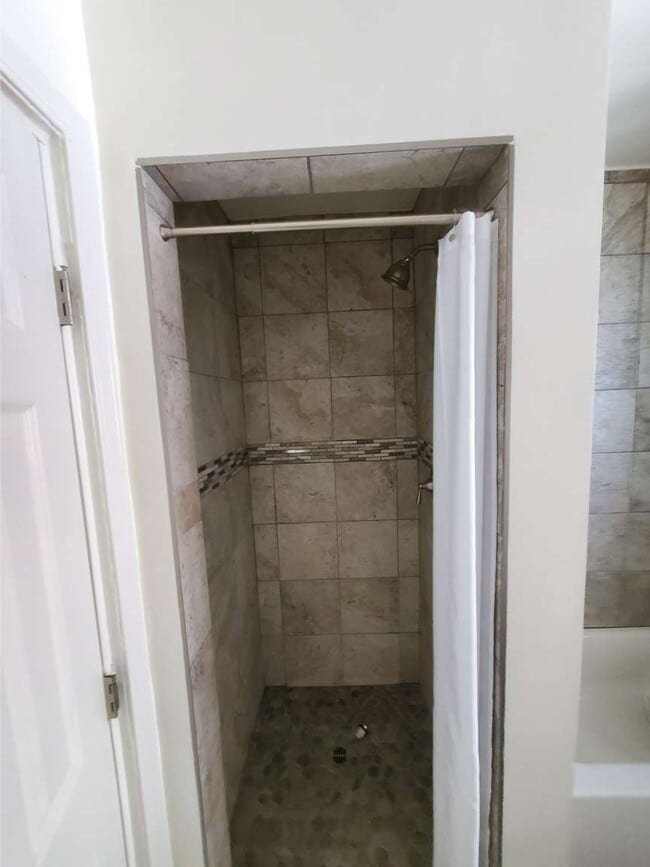 Shower Stall - 8845 Alcott St