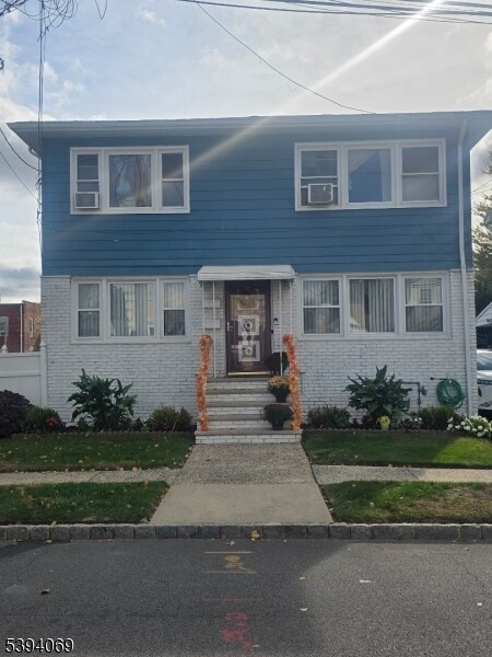 Foto principal - 369 Watsessing Ave