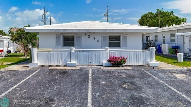 Foto del edificio - 2275 SE 6th St