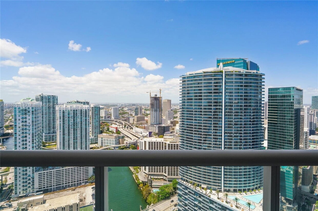 Foto principal - 465 Brickell Ave