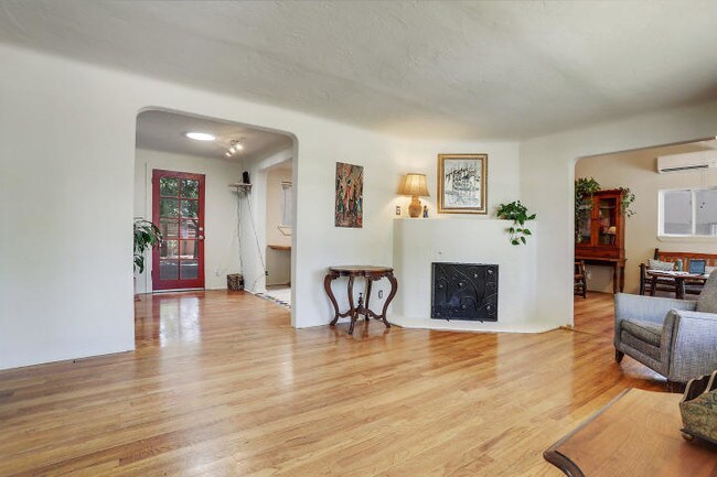 Foto del edificio - 3416 Wilway Ave NE