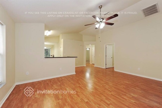 Foto del edificio - 5816 Tanagerlake Rd
