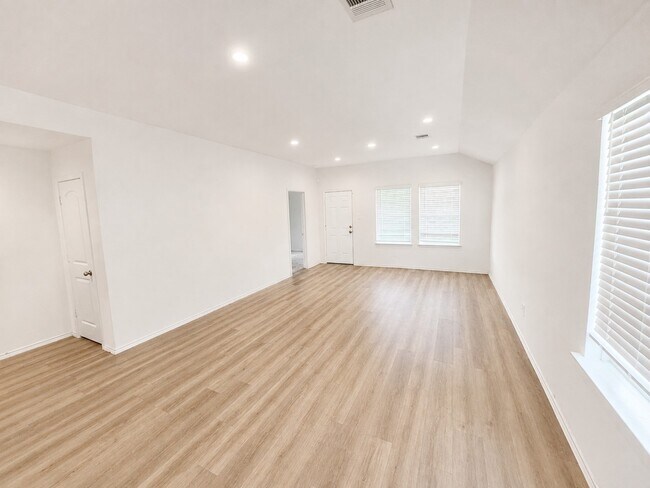 Foto del edificio - 1930 Legacy Hills Dr