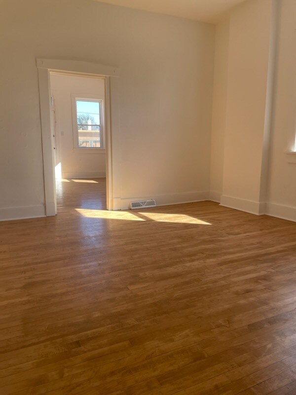 Foto del edificio - 517 N Illinois St
