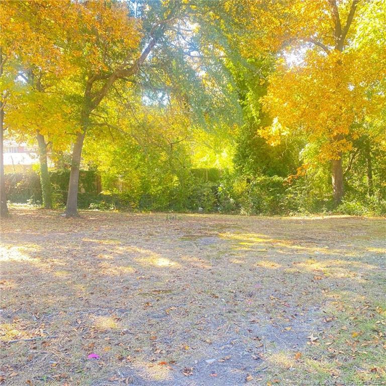 Foto del edificio - 6021 Elstree Pl