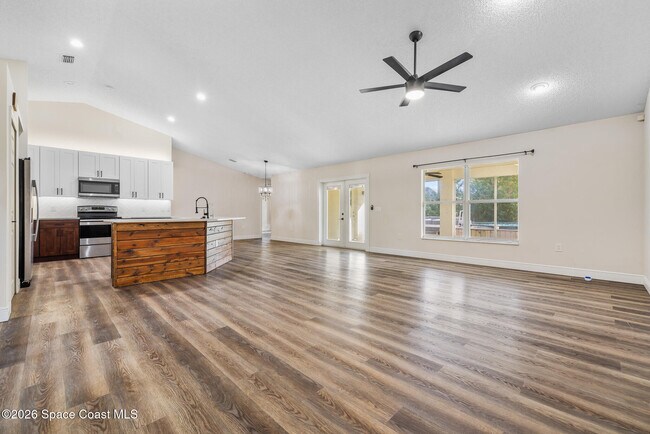 Foto del edificio - 1126 Ruby St SE