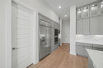 Building Photo - 5623 Logan Ridge Ln