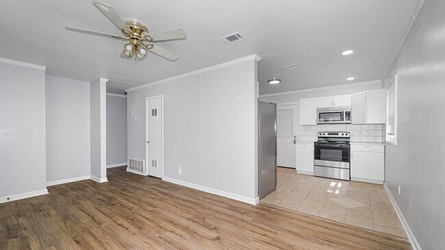 Foto del edificio - 2126 Evans Ave NW