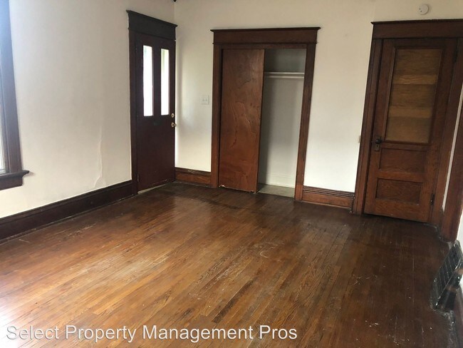 Building Photo - 1155 Kinsmoor Ave