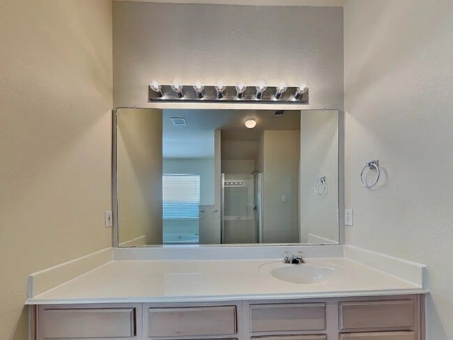 Foto del edificio - 9701 Westmere Ln