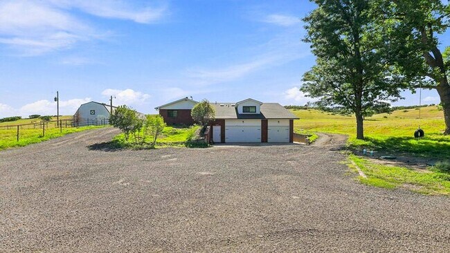Building Photo - 4702 N State Hwy 67