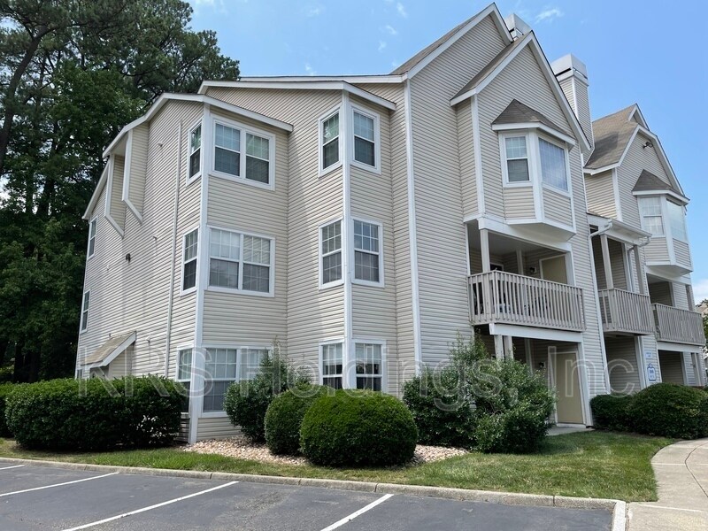 Building Photo - 100 Windsor Ln