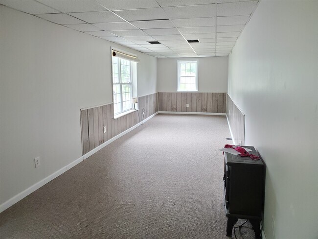 Building Photo - 5 Taylors Ln