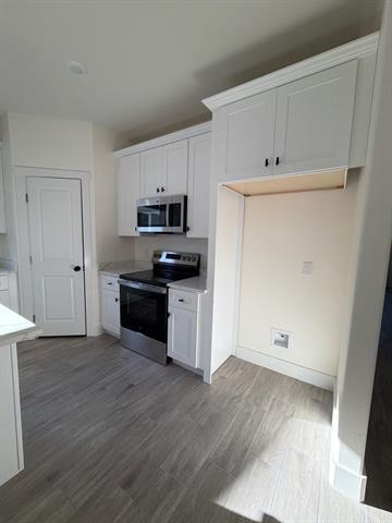 Foto del edificio - 5707 Barkridge Dr