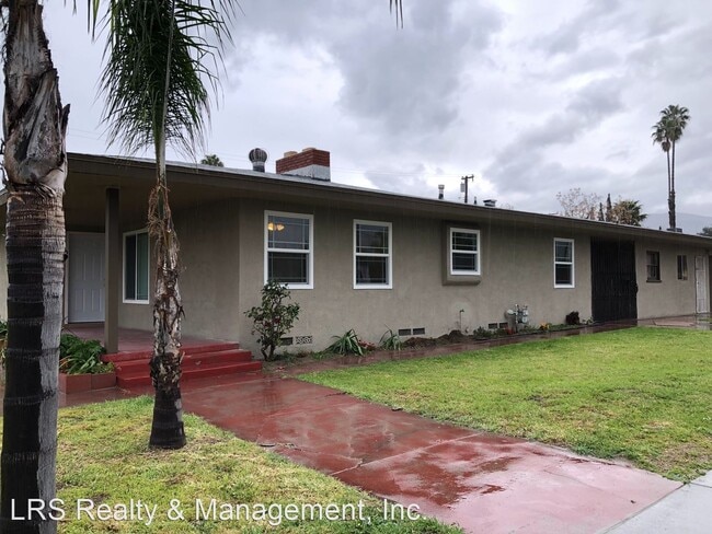 Building Photo - 3 br, 1 bath House - 1096 E Lynwood Dr