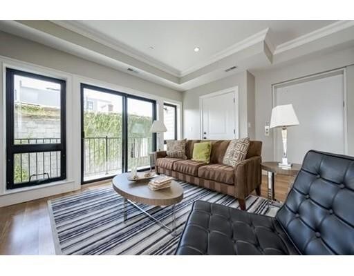 Building Photo - 43 L St