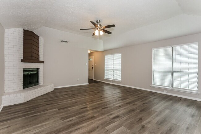 Building Photo - 3306 Seaboard Dr