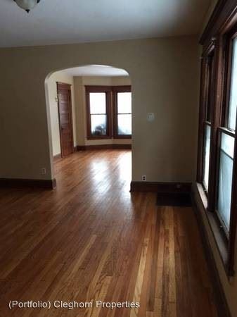 Primary Photo - 122-24-124 E Brighton Ave