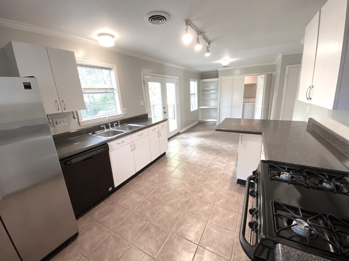 Kitchen and dining room - 132 N Rembert St