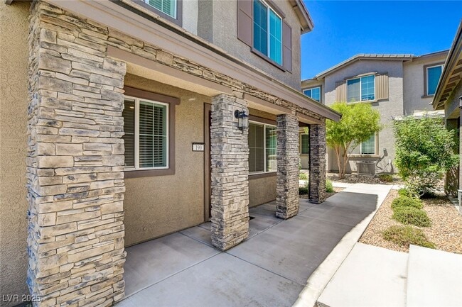 Building Photo - 5730 Sky Pointe Dr