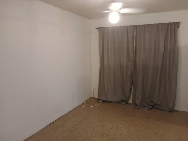 Building Photo - 5402 Ponciana Dr