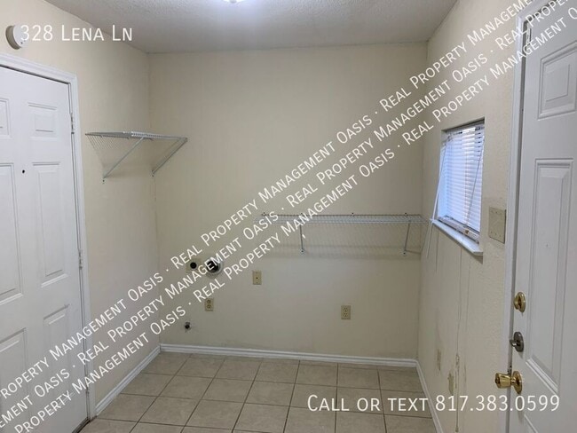 Building Photo - 328 Lena Ln