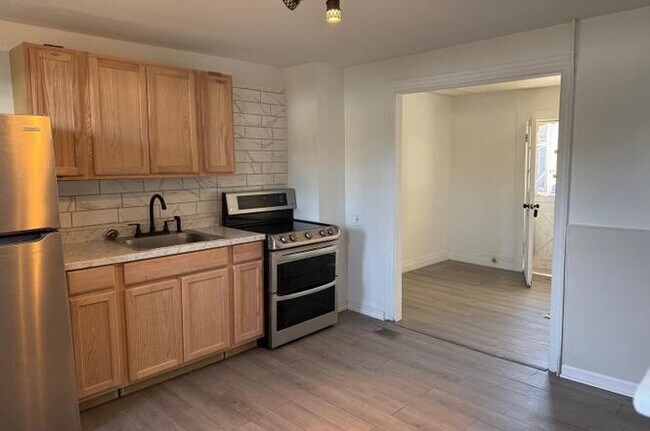 Building Photo - 440 Fauber St