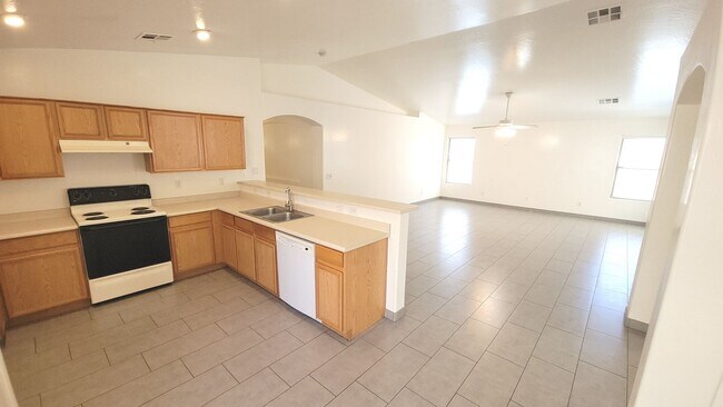 Building Photo - Gilbert Power Ranch