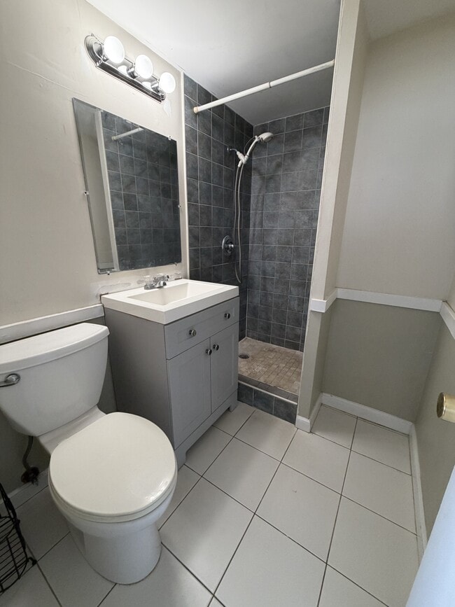 Foto del edificio - 2421 Ala Wai Blvd