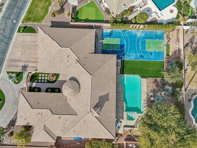 Foto del edificio - 351 N Cloverfield Cir