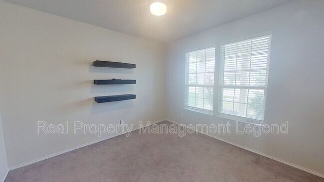 Building Photo - 1608 Hinckley Ave