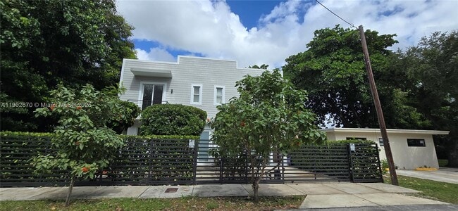 Foto del edificio - 3823 Thomas Ave