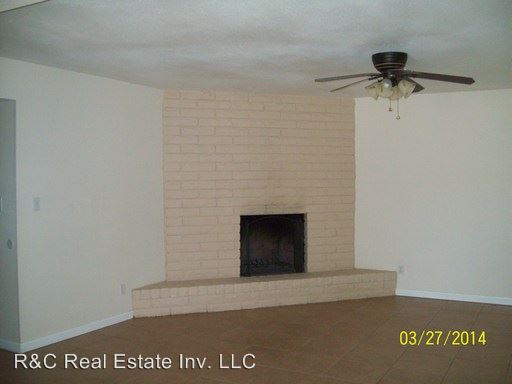 Building Photo - 1725 N Date St