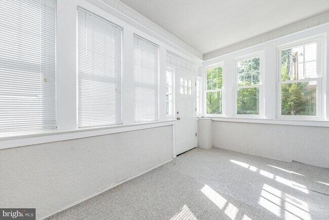 Foto del edificio - 511 Bettlewood Ave