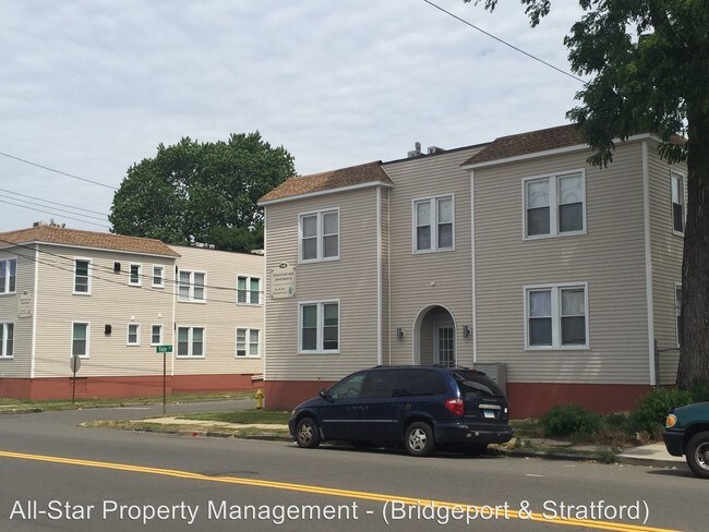 Building Photo - 1160 Stratford Ave