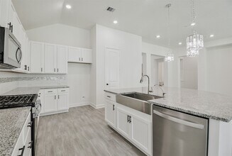 Building Photo - 13207 Westmont Heights Ln