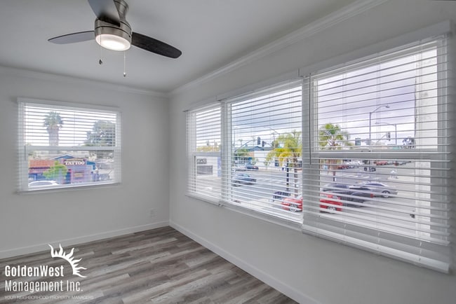Building Photo - Remodeled 1Bd/1Ba Upstairs Condo in the He...