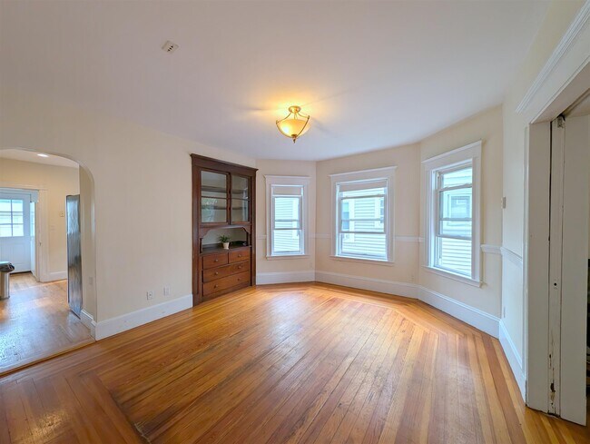 Building Photo - 41 Ossipee Rd