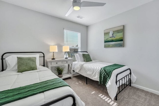 Foto del edificio - 321 Dogwood Cir