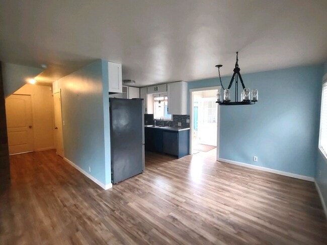 Building Photo - Located 1 block from Ocean Shores. 3bd 2ba & attached garage