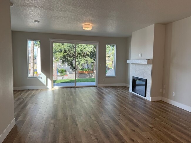 Building Photo - Beautiful Three Bedroom New Construction Home For Rent