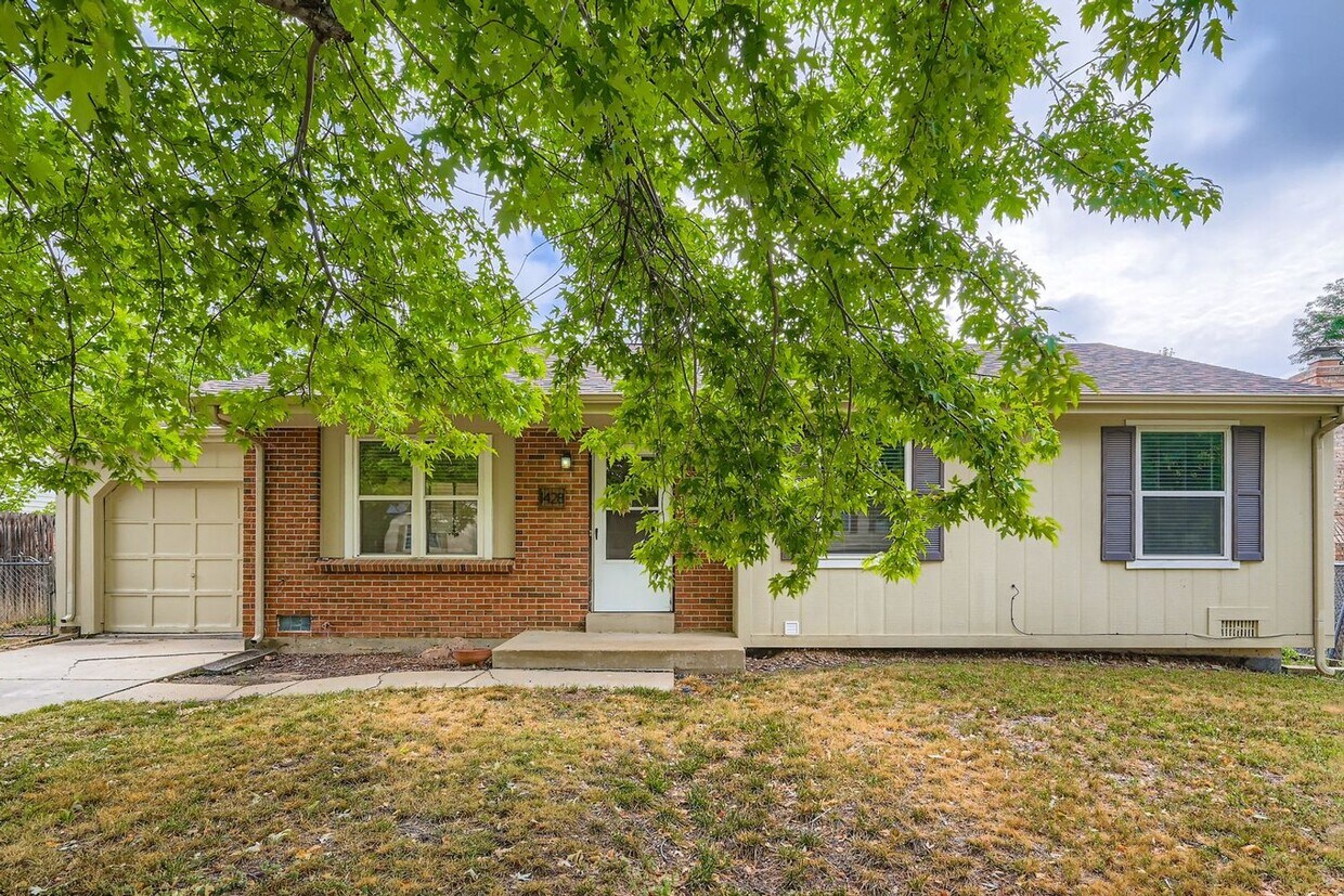 Primary Photo - Fully Renovated Home in the Heart of Louis...