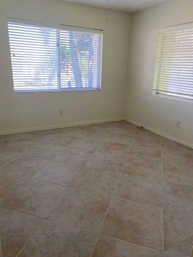 Building Photo - 2 Bedroom 2 Bathroom 2nd floor condo in Cross Creek Golf Community