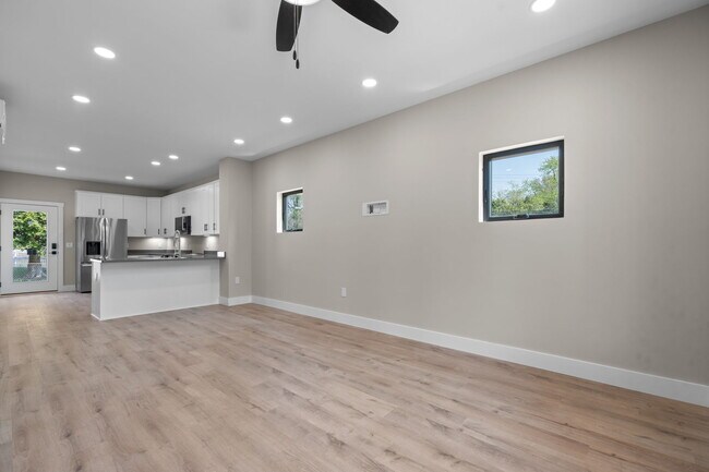 Foto del edificio - 18 Cottage Ct