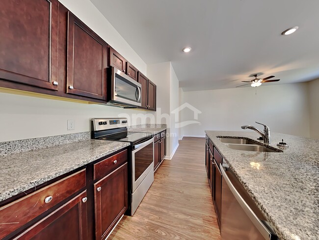 Building Photo - 123 Orion Way