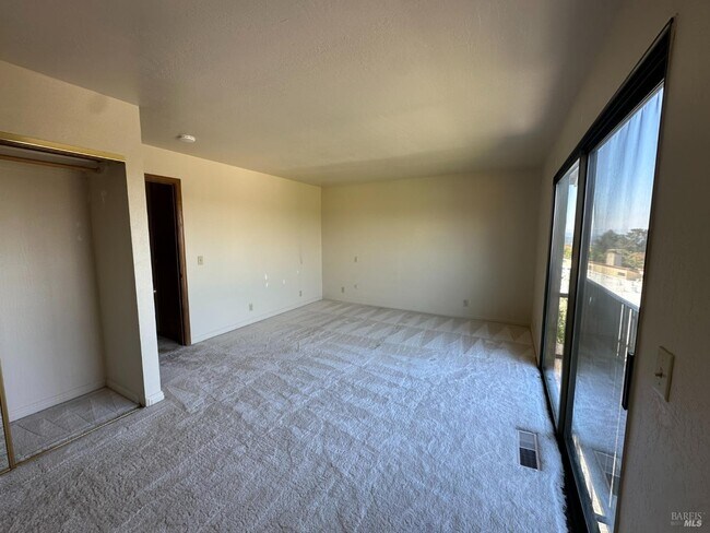 Building Photo - 149 Pajaro Way