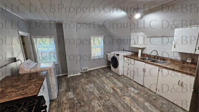 Foto del edificio - 939 Baraga St NE