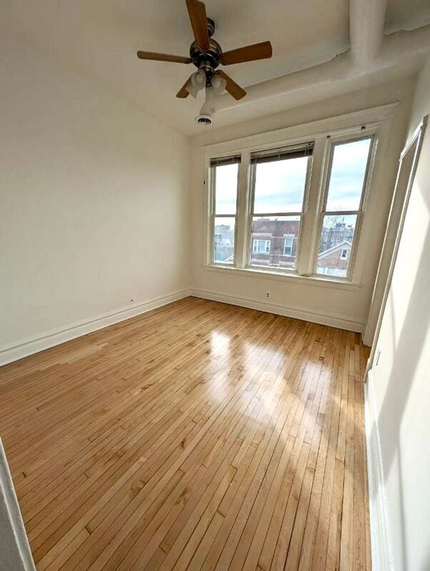 Building Photo - 2303 S Oakley Ave