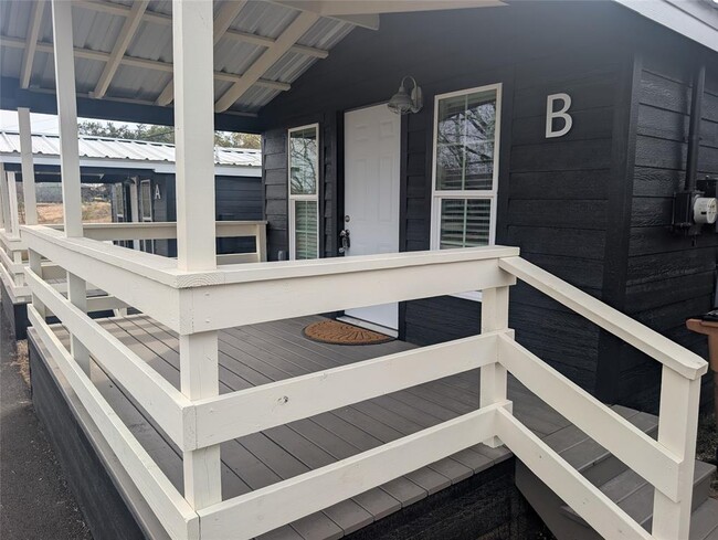 Building Photo - 3019 E 12th St