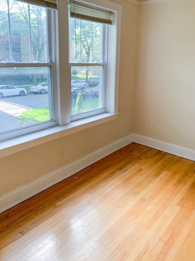 Foto del edificio - 4913 N Hermitage Ave